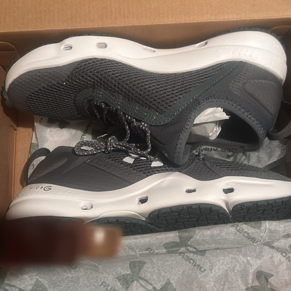 Under Armour slip on tennis shoes - Picture 6 of 7